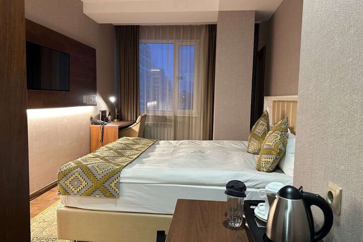 Room 13 of 110