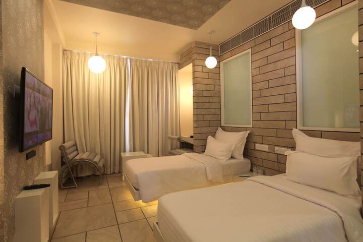 Room 10 of 60