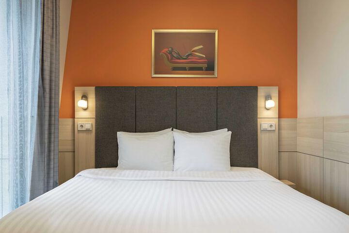 Room 45 of 89