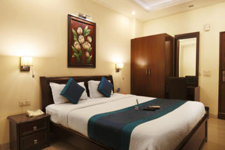 Room 10 of 23