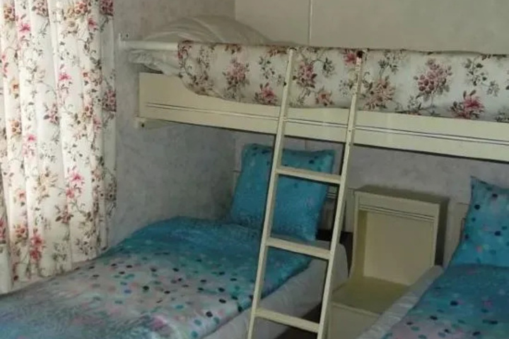 Room 4 of 7
