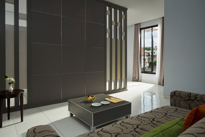 Room 5 of 23