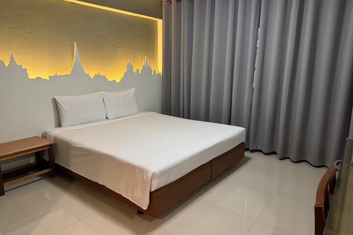 Room 11 of 63