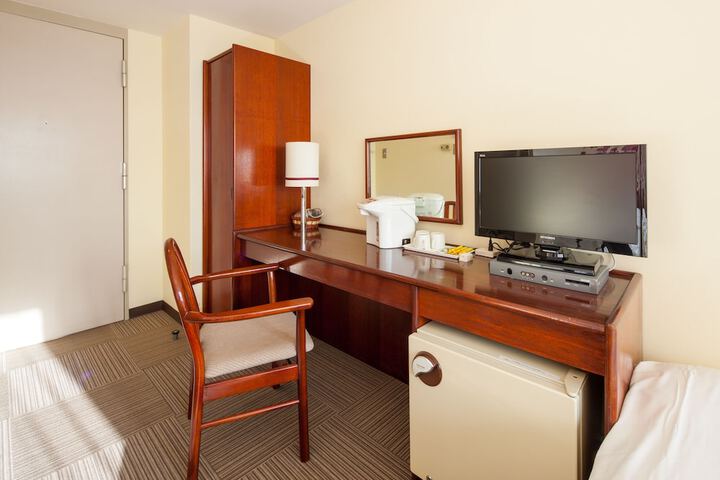 Room 6 of 19