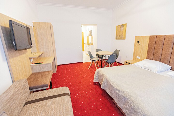 Room 19 of 94
