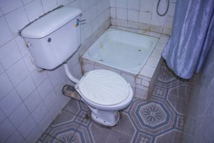 Room 6 of 37
