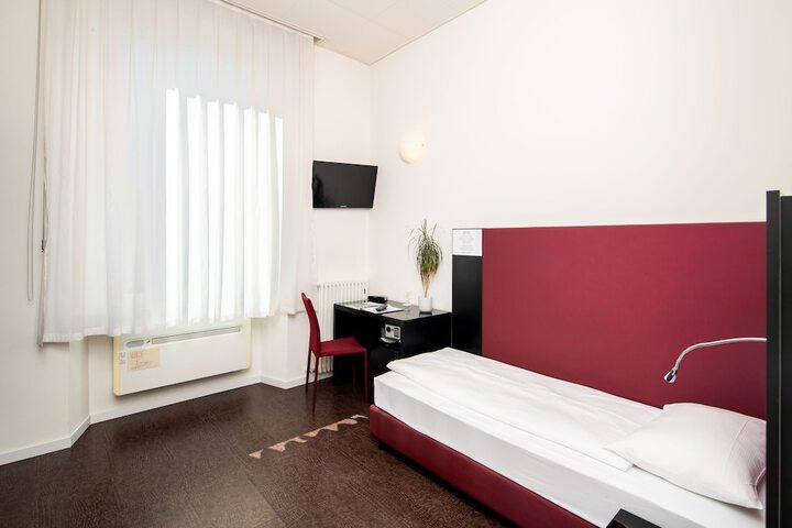 Room 14 of 45