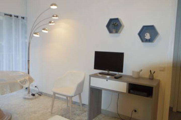 Room 12 of 14