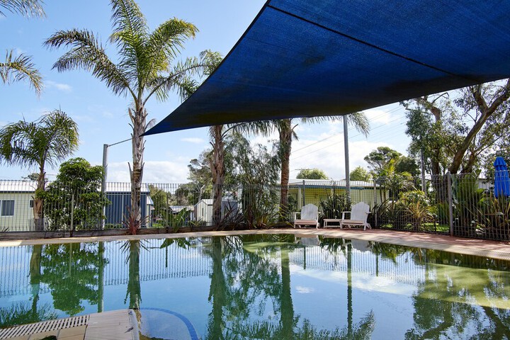 Pool 44 of 60