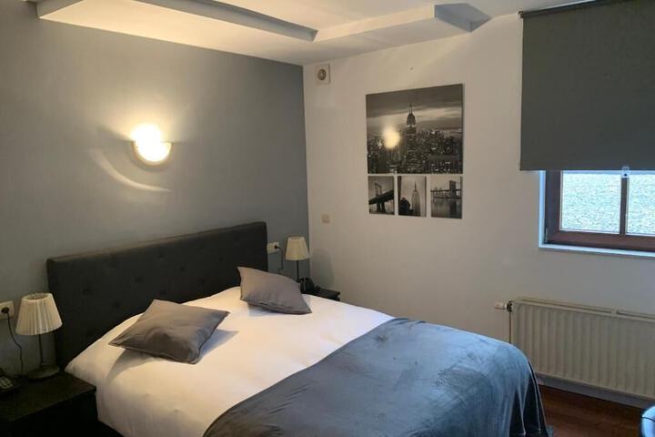 Room 13 of 30