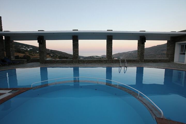 Perla Pool Hotel Andros in Andros