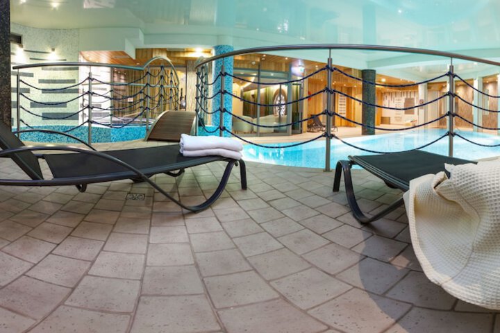 Pool 36 of 67