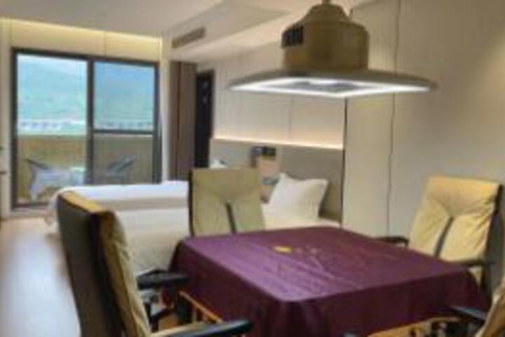 Pinghu Business Hotel