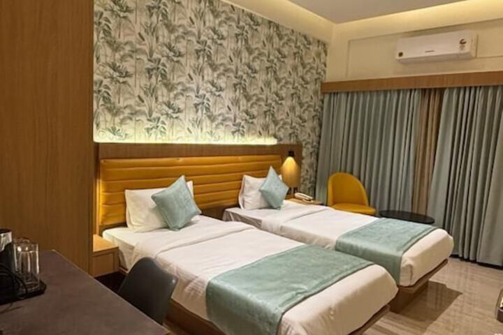 Room 2 of 8