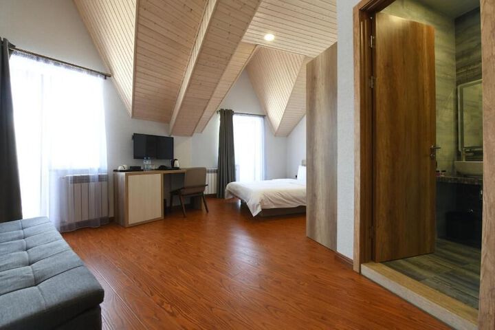 Room 13 of 39