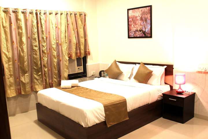 Room 3 of 50