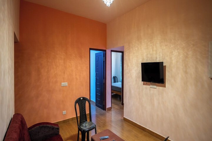 Room 6 of 17