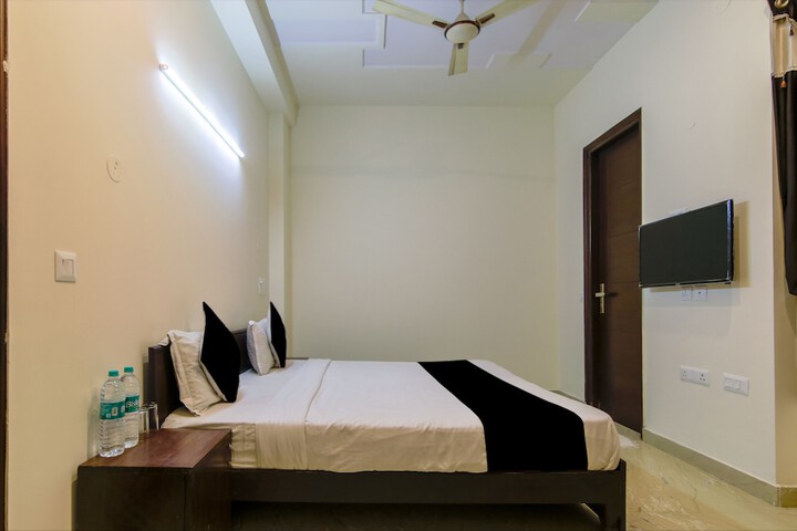 Room 12 of 20