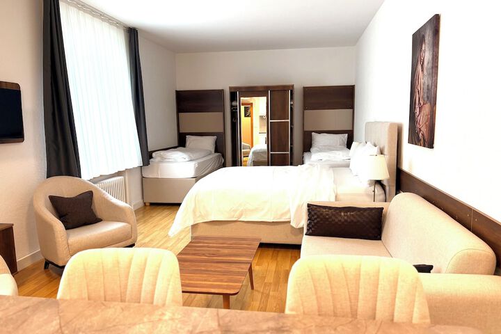 Room 46 of 75