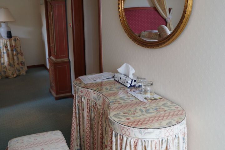Room 22 of 49