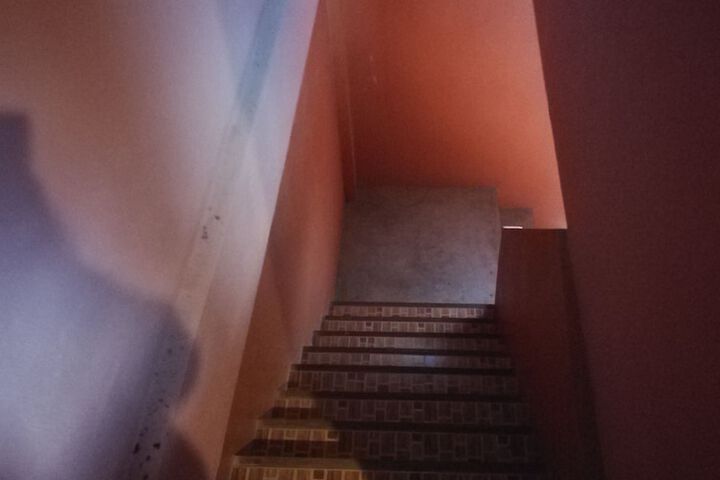 Room 13 of 32