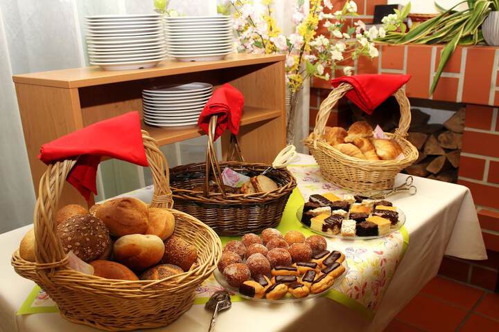 Breakfast/Coffee Service 16 of 24