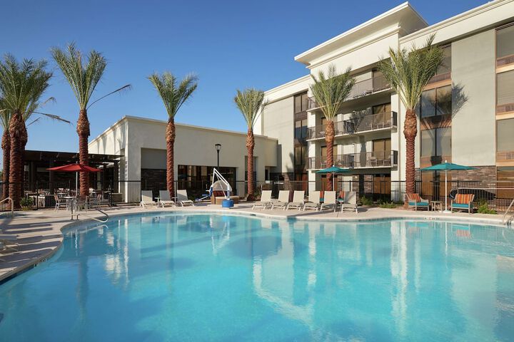 Hotel Pool
