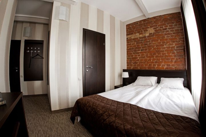 Room 10 of 60