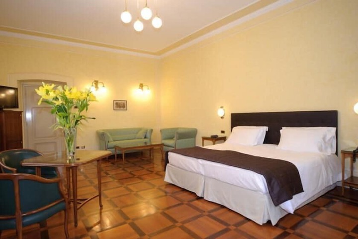 Room 3 of 58