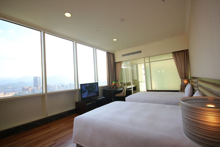 Room 5 of 51
