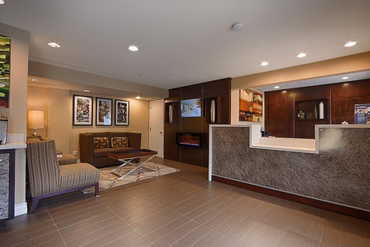 Concierge desk