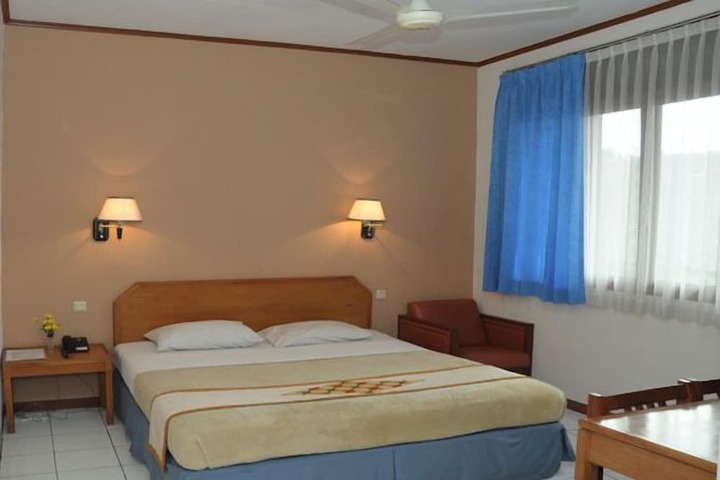 Room 12 of 24