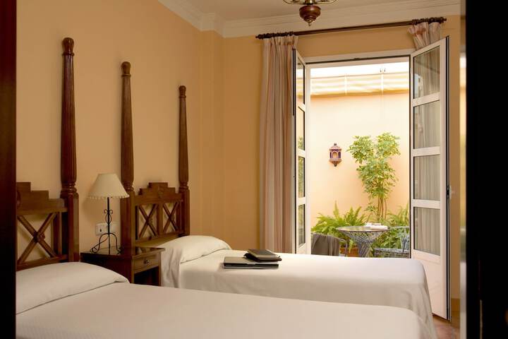 Room 3 of 46