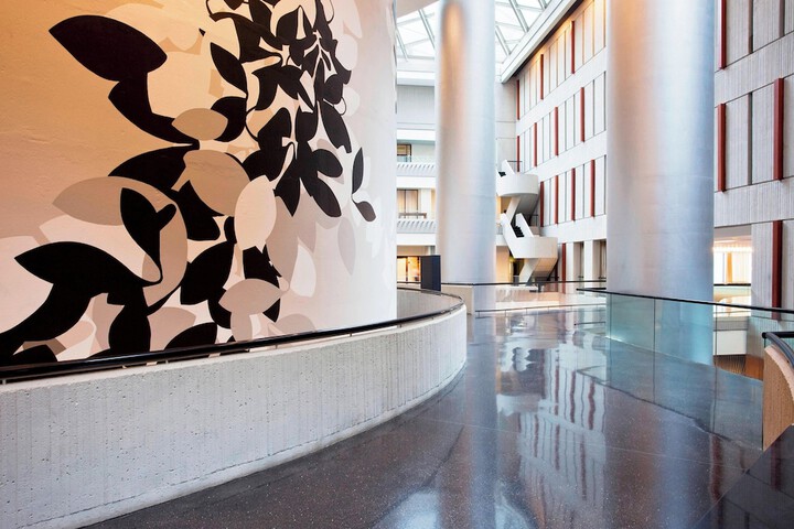 Lobby lounge