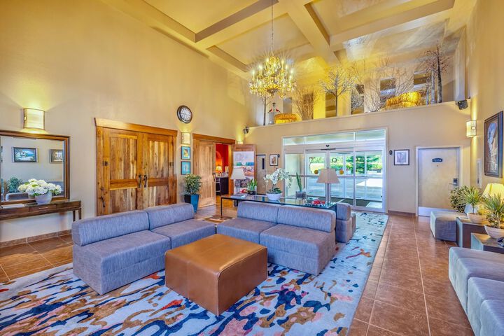 Guest Lobby