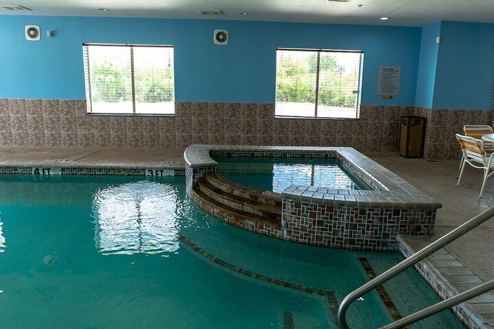 Pool 10 of 14