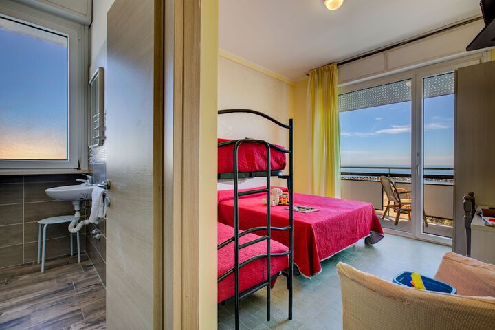 Room 4 of 31
