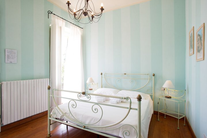 Room 18 of 23
