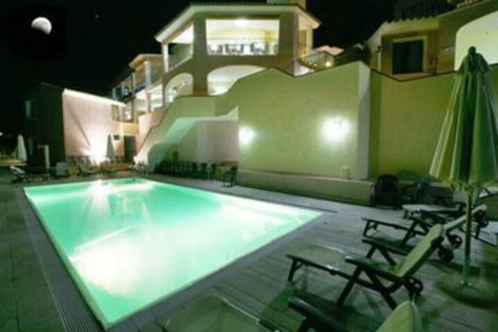 Pool 36 of 48