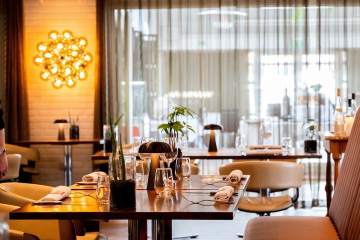 Dining 58 of 111