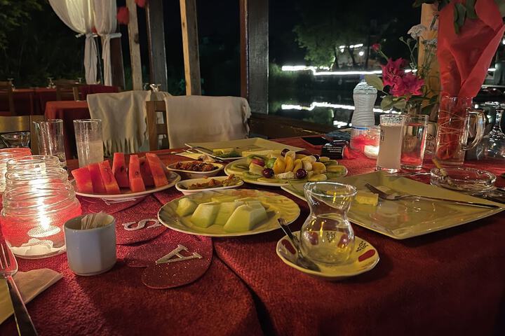 Dining 32 of 46