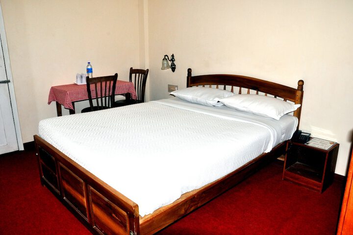 Room 26 of 38