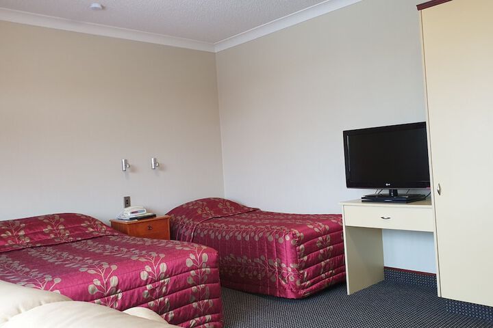 Room 12 of 30