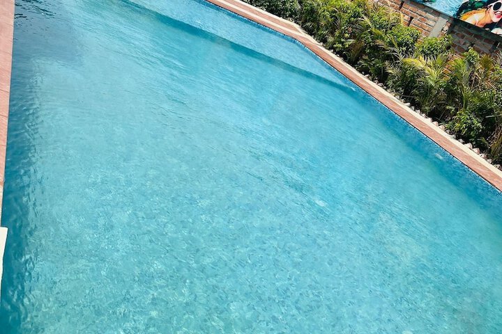 Pool 10 of 29