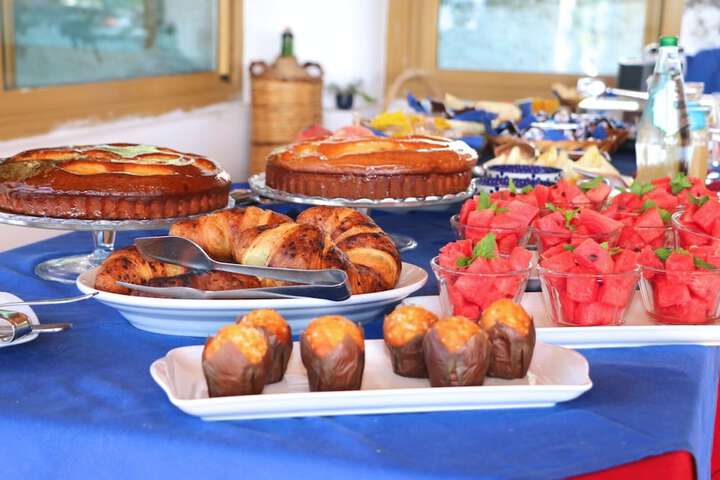 Breakfast/Coffee Service 29 of 72
