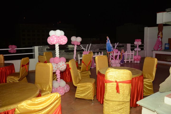 Ballroom/Hall 25 of 33