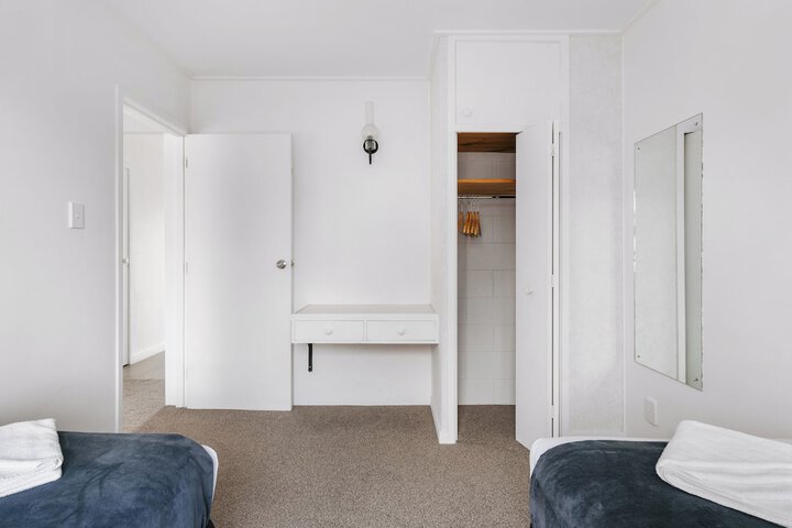 Room 2 of 35
