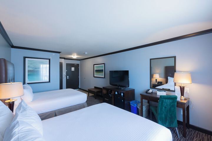 Room 27 of 108