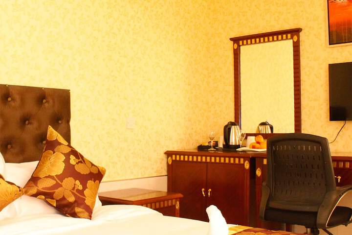 Room 44 of 66