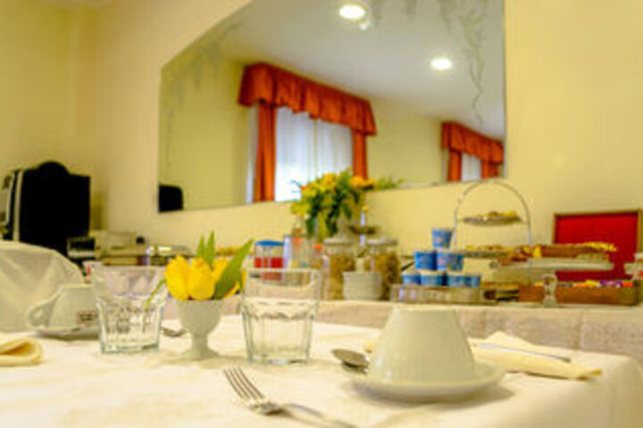 Breakfast/Coffee Service 2 of 18